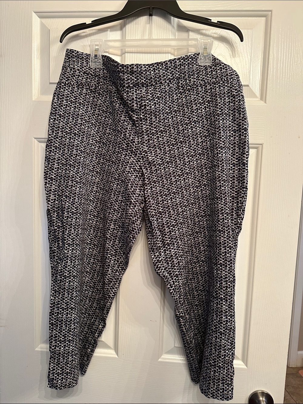 # 0003- Black & White Patterned Stretch Pants